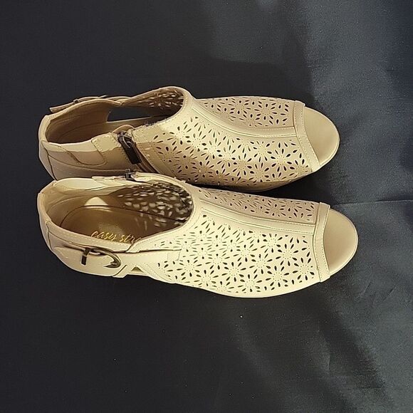 EASY STREET DAKOTA PEEP TOE WOMEN"S ADJUSTABLE BUCKLE SANDALS - Picture 8 of 16